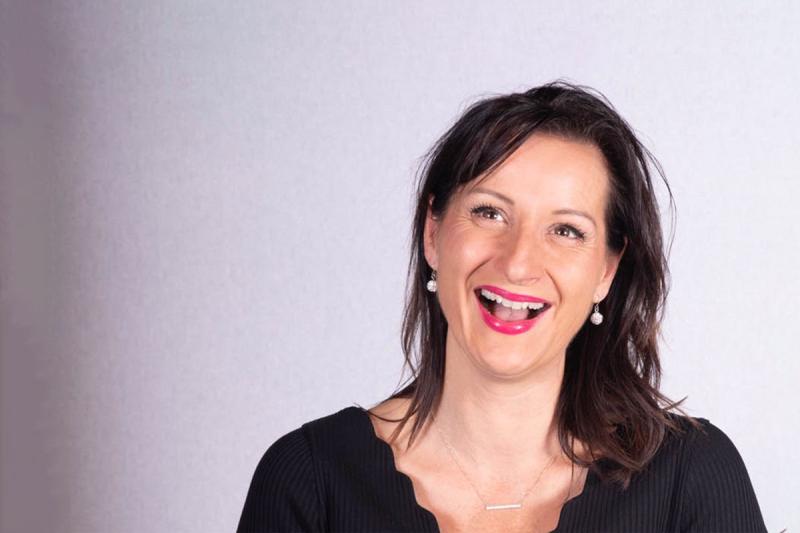 Karine C – C’est plus rigolo quand c’est derrière !